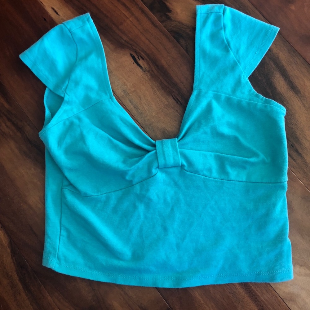 Pinup style crop top